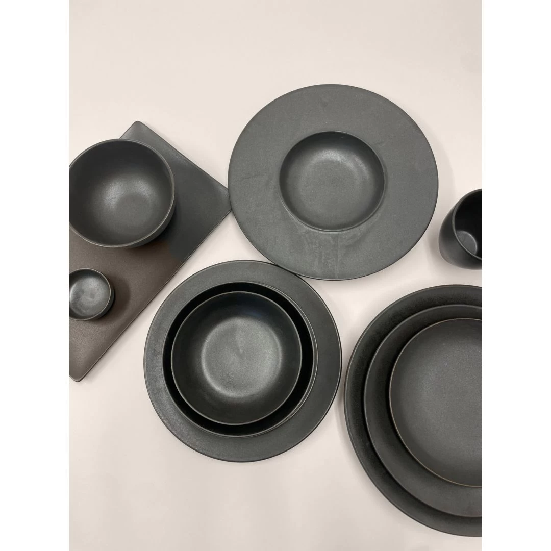 Assiette Ronde Forme Coupe 10.8" - Noir 4 Assiette Ronde Forme Coupe 10.8" - Noir – Image 2